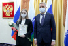 Юрий Бездудный вручил паспорта юным жителям НАО, достигшим 14-летнего возраста 